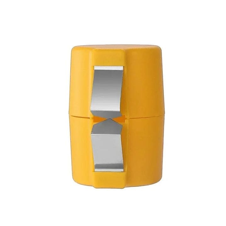 Efficient egg cracker – Open your eggs effortlessly