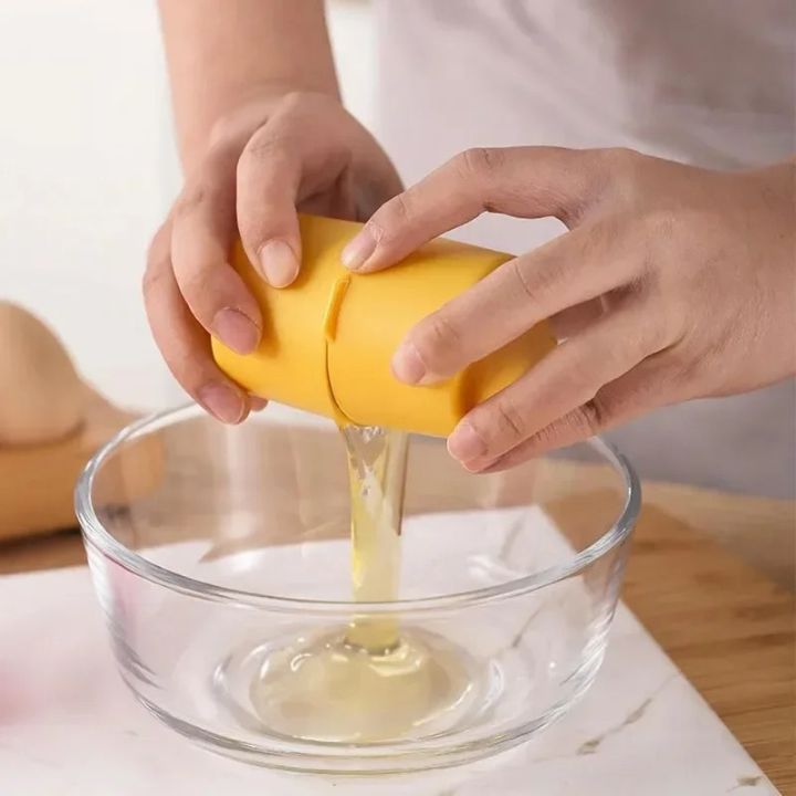 Efficient egg cracker – Open your eggs effortlessly