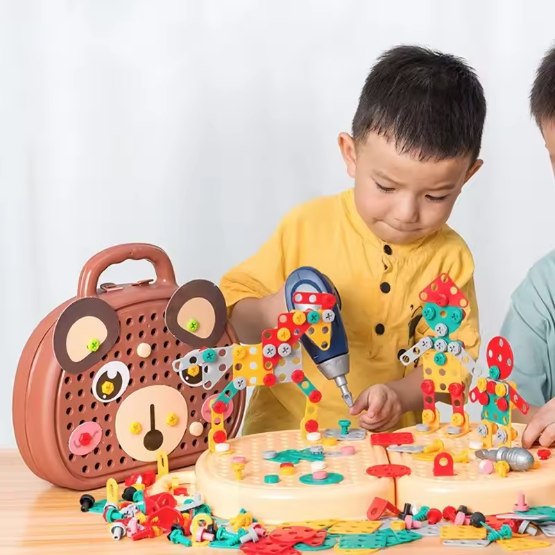 Juego de construcción educativo con taladro incluido
