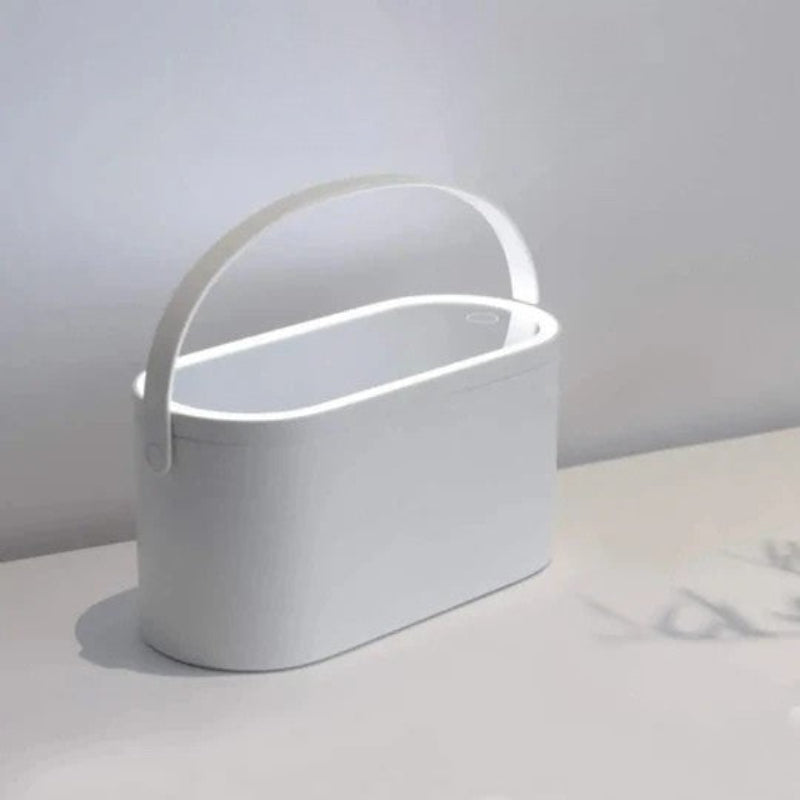 Bellezza perfetta con specchio LED e ripostiglio integrato