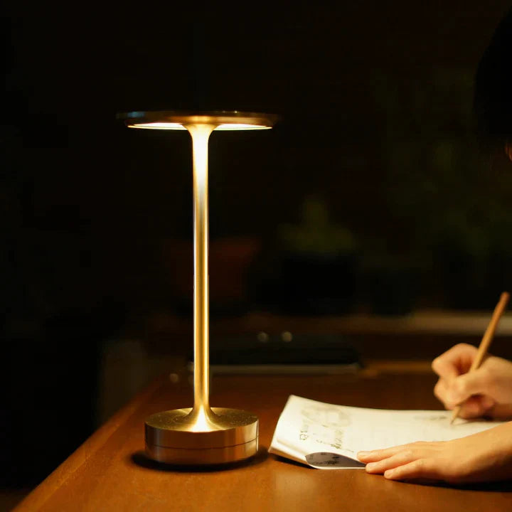 Kabellose LED-Lampe mit elegantem und tactilem Design