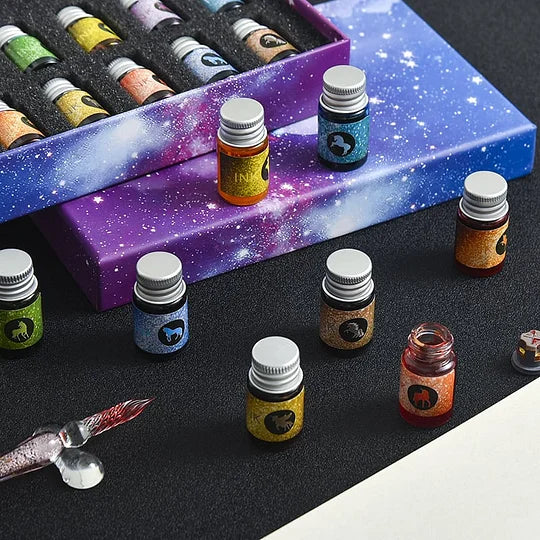 Write with elegance using the glass-dipped pen 
