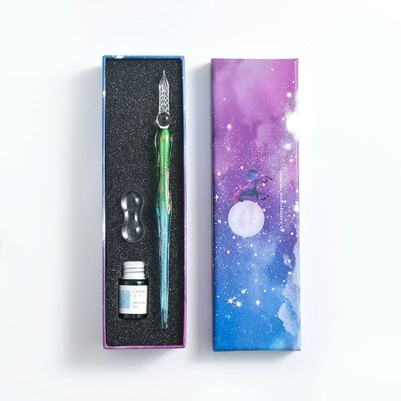 Write with elegance using the glass-dipped pen 