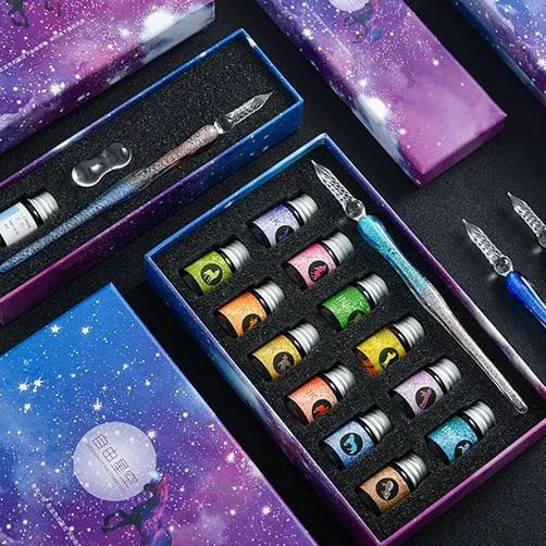 Write with elegance using the glass-dipped pen 